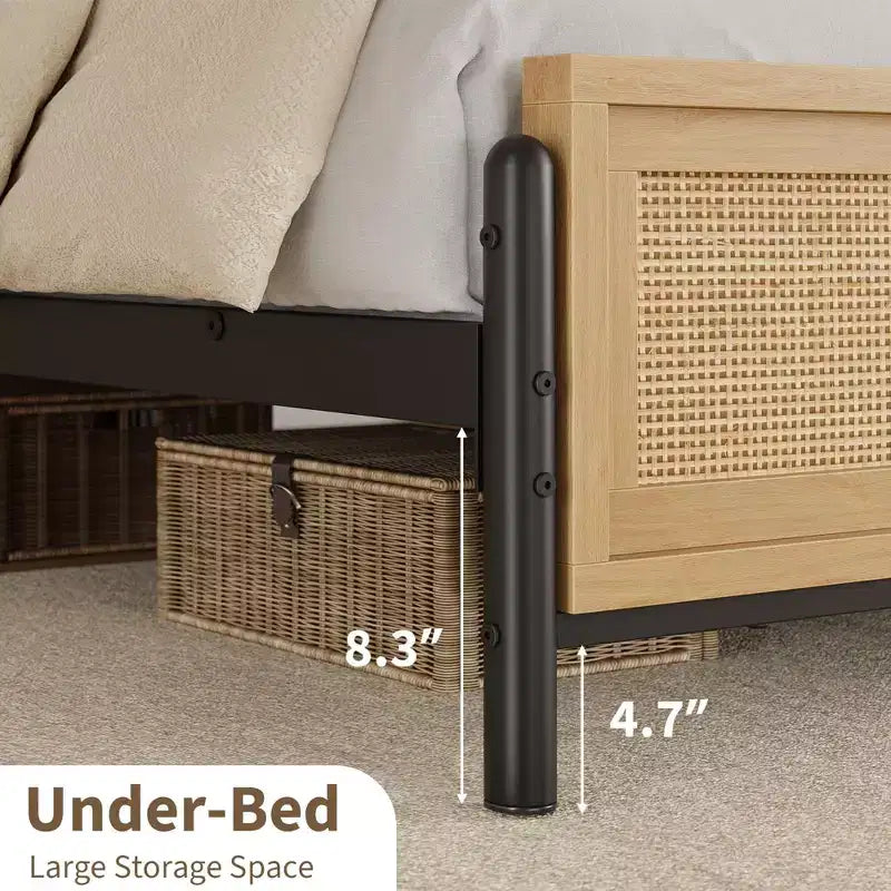 Struttura letto matrimoniale/king size Boho con testiera e pediera in rattan naturale, letto a piattaforma in legno senza bisogno di molle, silenzioso