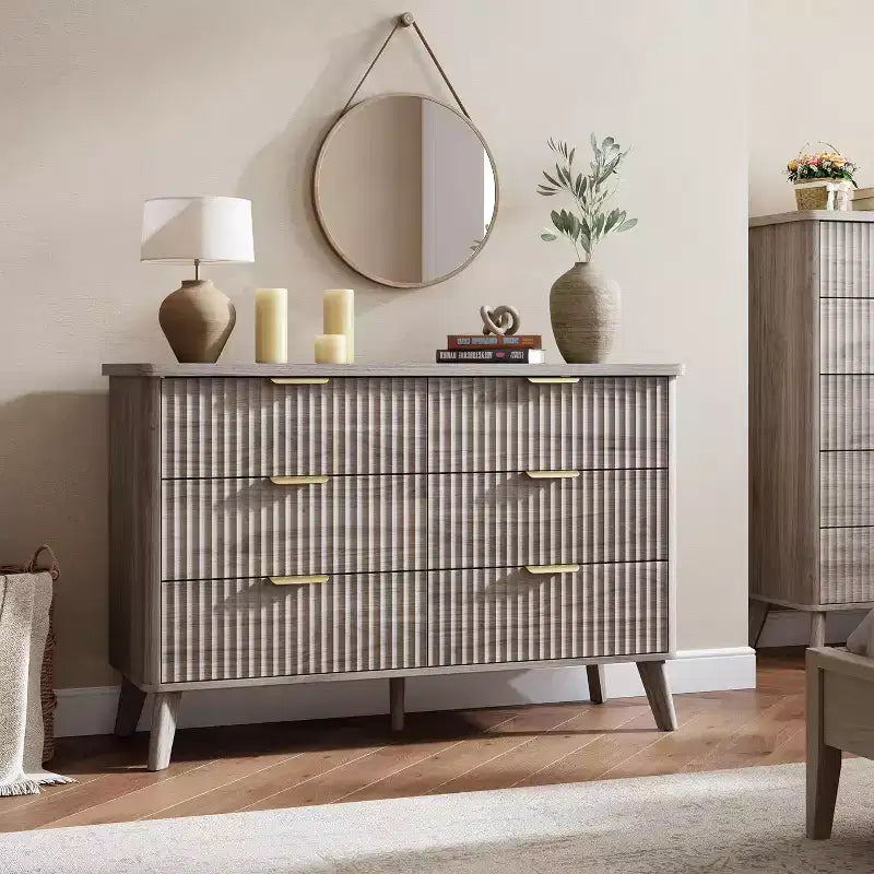 Cassettiera scanalata con 6 cassetti, comò moderno in legno con design curvo per la camera da letto