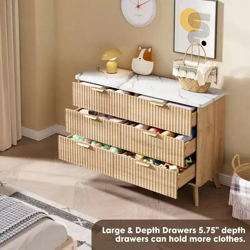 Cassettiera scanalata con 6 cassetti, comò moderno in legno con design curvo per la camera da letto