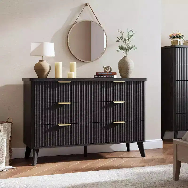 Cassettiera scanalata con 6 cassetti, comò moderno in legno con design curvo per la camera da letto
