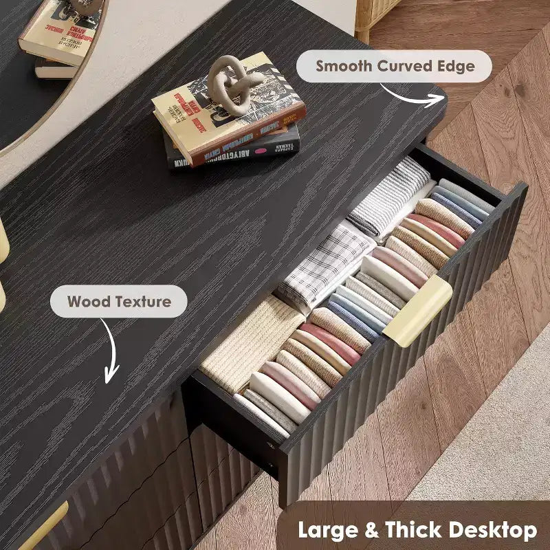 Cassettiera scanalata con 6 cassetti, comò moderno in legno con design curvo per la camera da letto