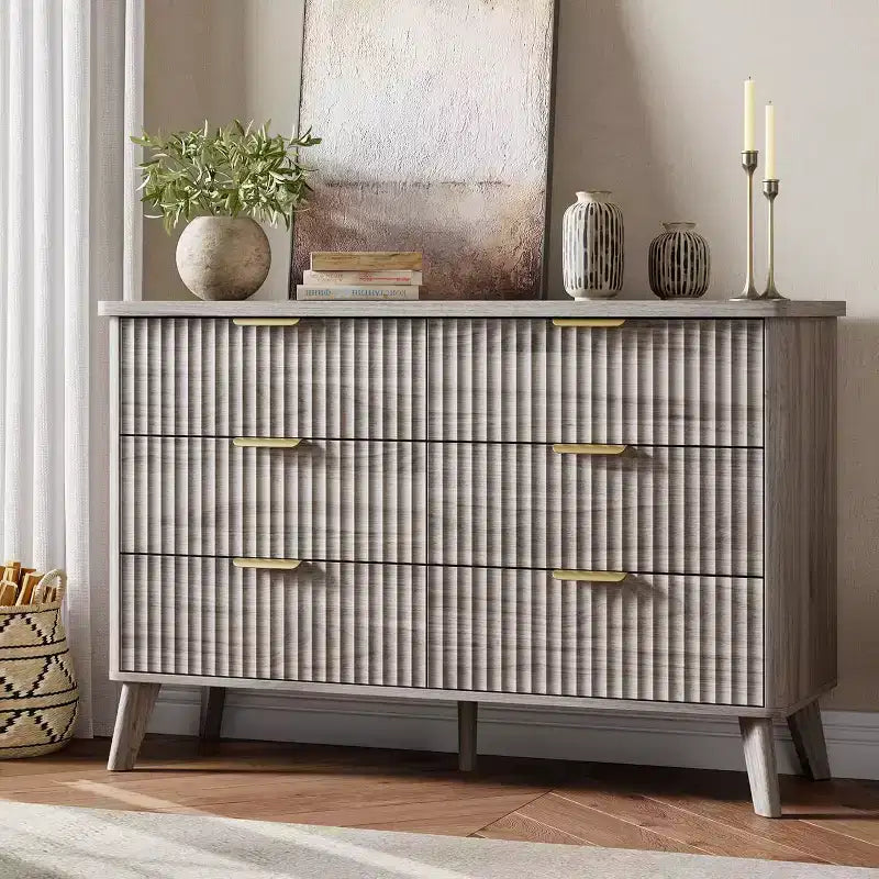 Cassettiera scanalata con 6 cassetti, comò moderno in legno con design curvo per la camera da letto