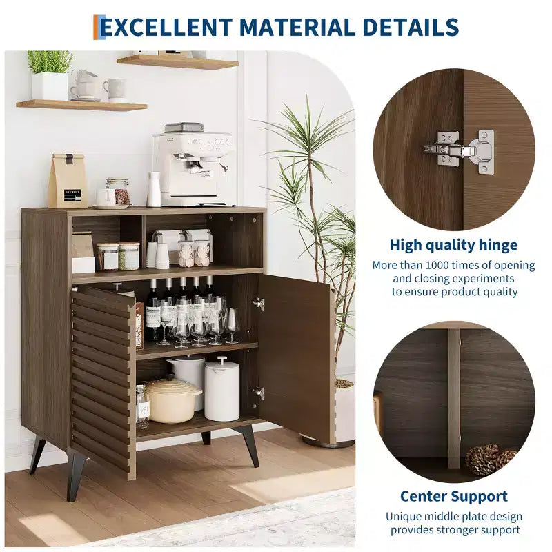 Mensole regolabili, Cucina, Ingresso, Credenza buffet con ante scanalate e spazio di archiviazione.