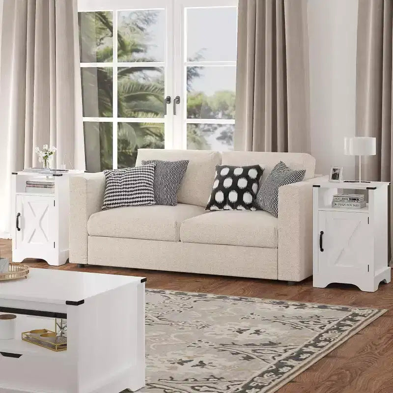 Comodino alto da fattoria con stazione di ricarica, tavolino bianco con spazio contenitivo, ampio comodino rustico in legno per camera da letto, ufficio